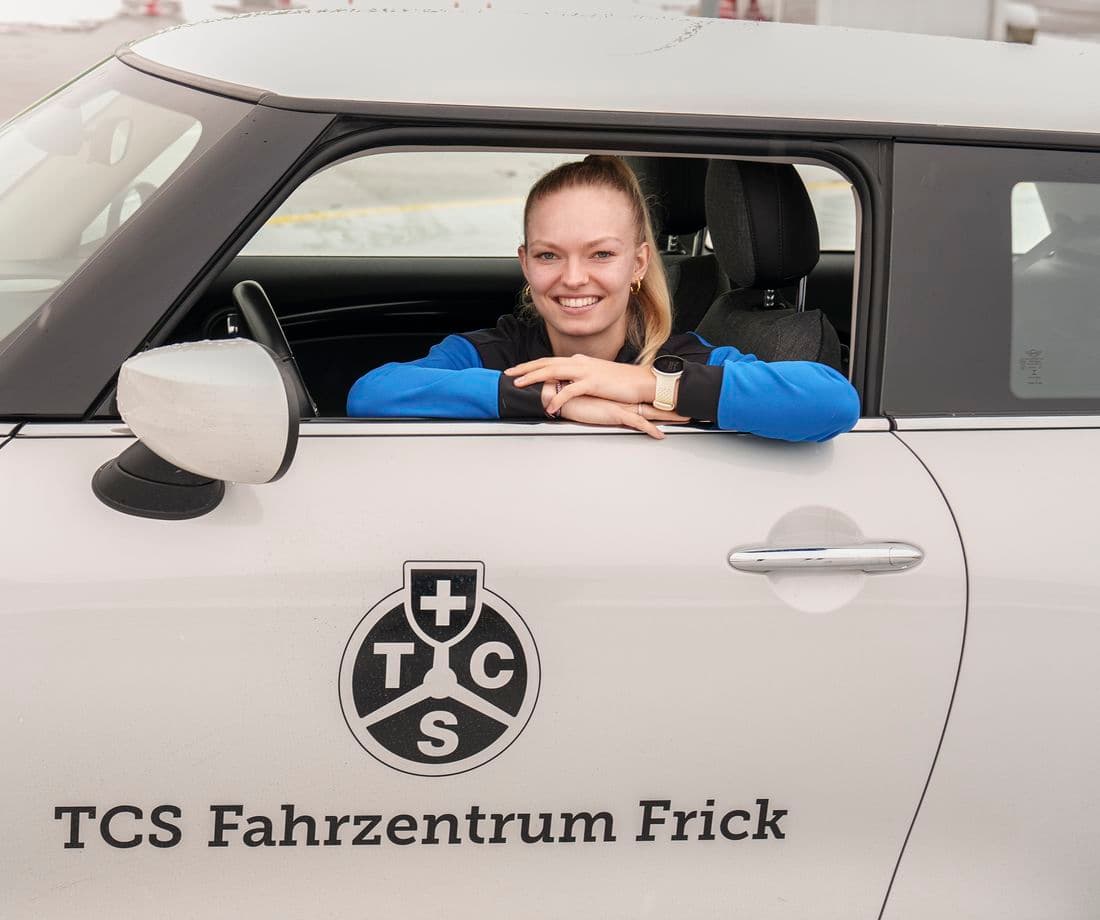 Sina im TCS Fahrzentrum Frick